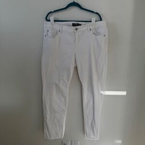 Torrid 18T White Boyfriend Straight Jeans Frayed Hem‎ Denim